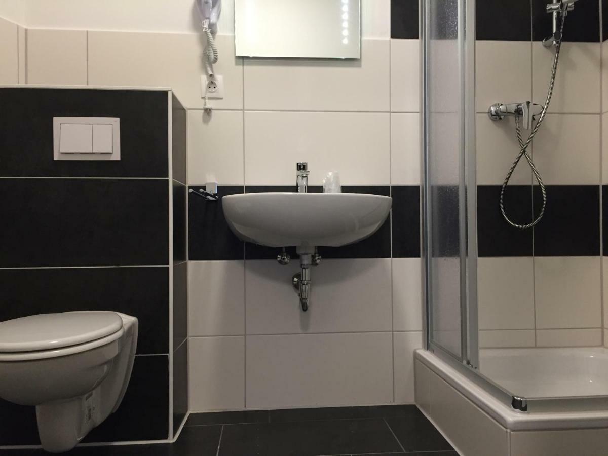 Haus Tannenhof Hotel Hannover Ngoại thất bức ảnh