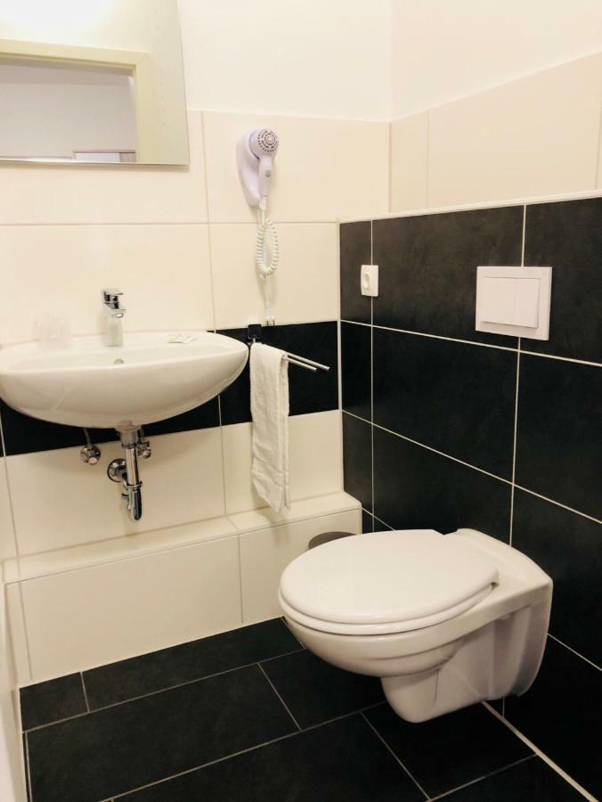 Haus Tannenhof Hotel Hannover Ngoại thất bức ảnh